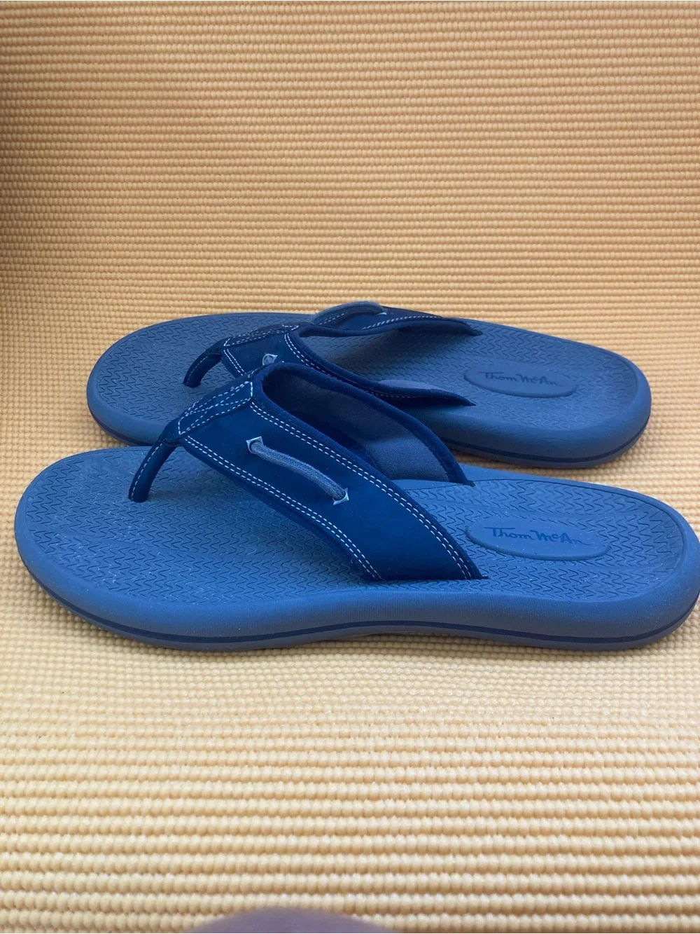 Thom McAn Men's Sandles Flip flops size 11 Color Blue